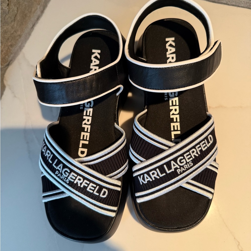 🌟 Karl Lagerfeld Black and White Platform Sandals